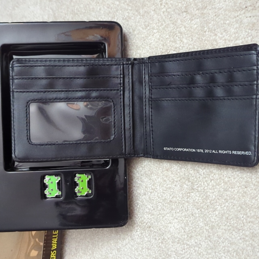 Space Invaders Wallet & cufflink set - Picture 8 of 8